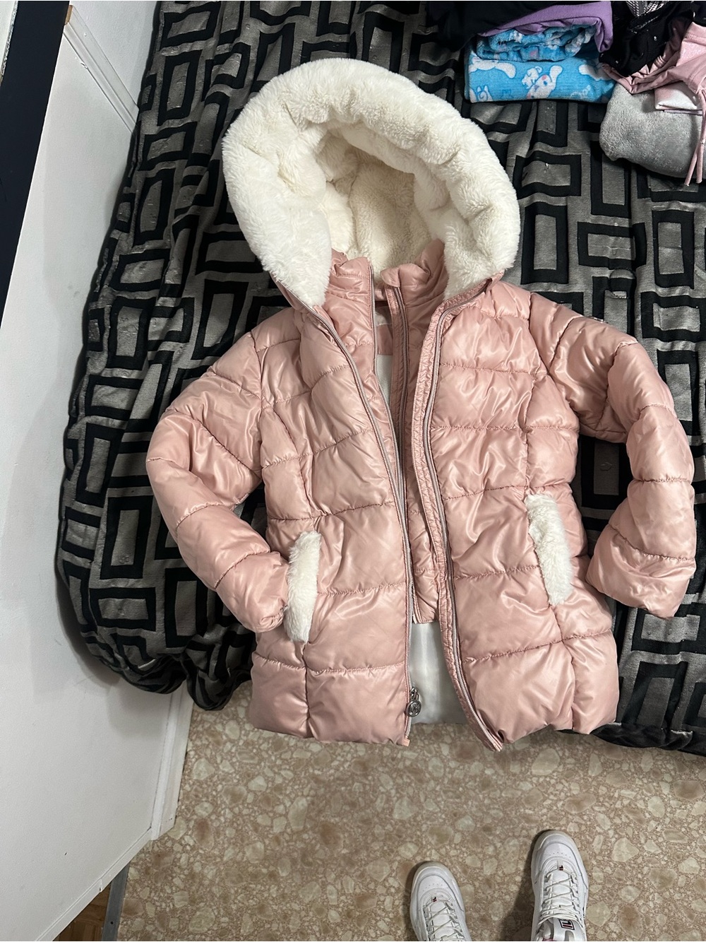 MICHAEL KORS Girls' Light Pink Puffer Coat with Faux Fur Hood
